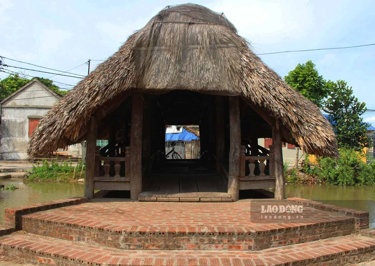 Nổi tiếng không kém cầu ngói chợ Lương là cầu Thượng ở làng Kênh (thị trấn Cổ Lễ, huyện Trực Ninh, .