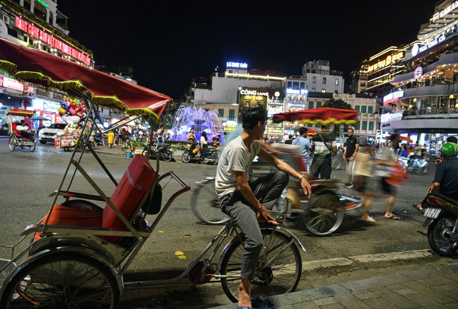 Nhịp sống xôn xao. 