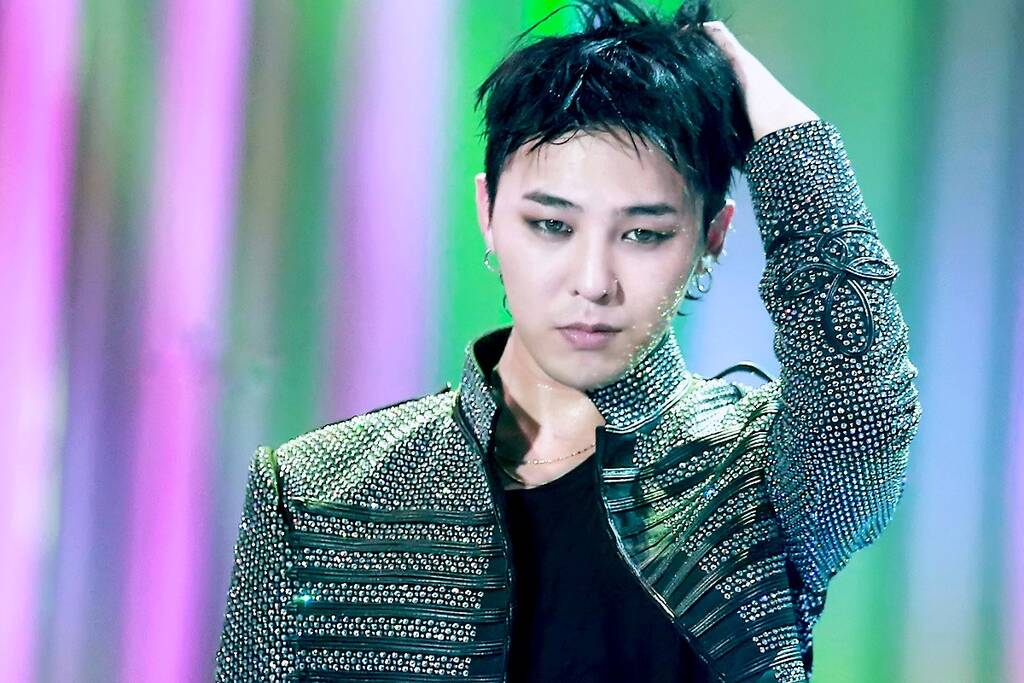 Động thái của YG đối với G-Dragon được khen